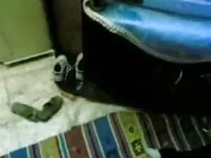 मुर्गा हमले के तहत ब ...