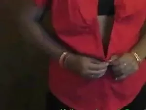 सुनहरे बालों वाली लड ...
