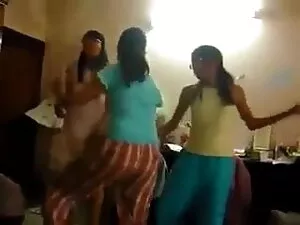 GF ने उसे गोरा बेब N ...