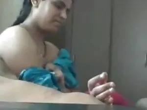 सुनहरे बालों वाली हि ...