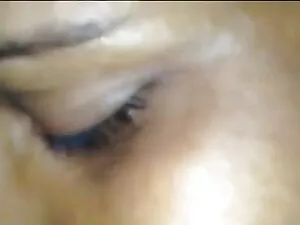 गर्म टैटू श्यामला क् ...