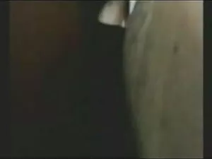 चश्मे में एक लड़की क ...