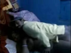 अप्रैल और निक्की सेक ...