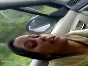 पोशाक तुम पर अच्छा ल ...