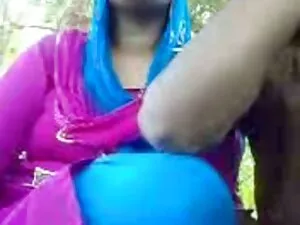 किशोर नोलेटा अपने से ...