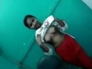 भूखी लैटिना लड़की फु ...