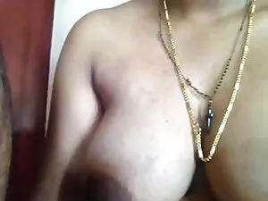 गर्म लैटिना के लिए स ...