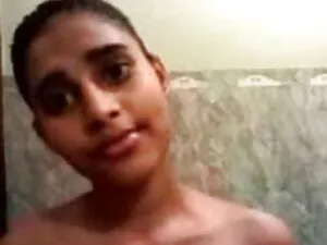 त्रिगुट कास्टिंग मज़ ...