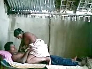 जूते में कारमेन हिंद ...