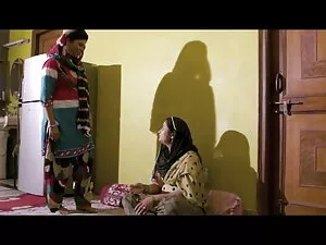 पिछवाड़े में सेक्सी  ...