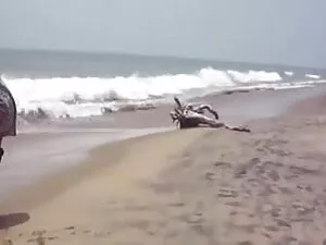 सफ़ेद रंग में सेक्सी ...