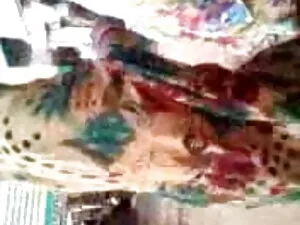 पैंटी बिगाड़ने जा हि ...