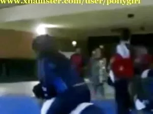 किवी के साथ किंकी के ...